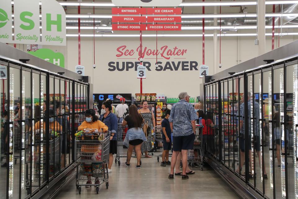 Shoppers line the aisles at the newly opened Grocery Outlet in La Quinta, November 4, 2021.
