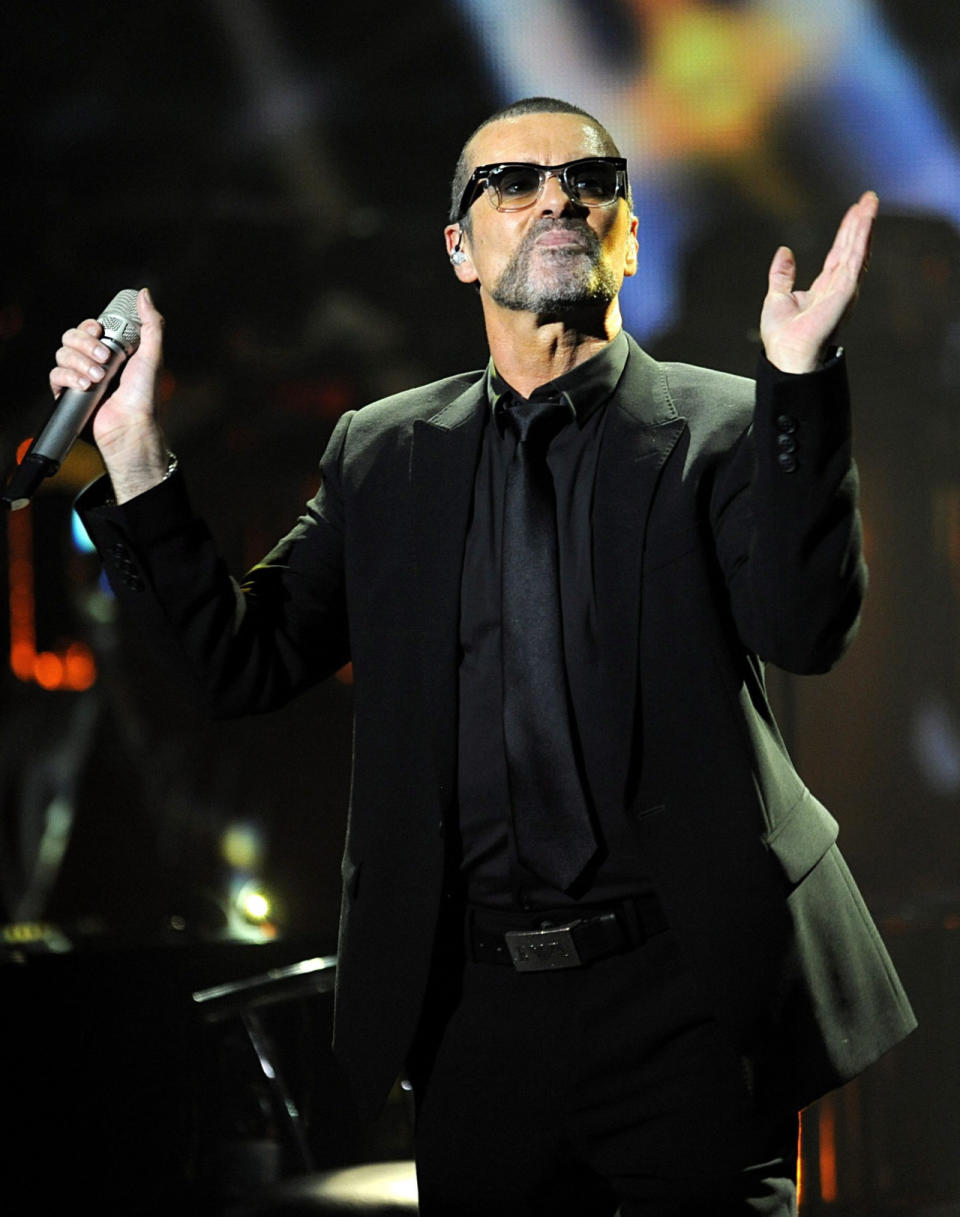 George Michael bei seiner European Orchestral Tour an der Prager Staats-Oper am 22. August 2011. (Bild: dpa)