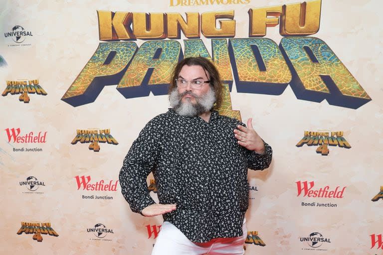 Con su costado de comediante más activo que nunca, Jack Black posó en la alfombra roja del estreno australiano de Kung Fu Panda 4. Con poses especiales para la prensa, el actor que le da su voz a Po se divirtió en la previa a la proyección