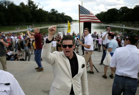 White Nationalist leader Richard Spencer (C) chants back at counter-protestors as self-proclaimed "White Nationalists" and "Alt-Right" supporters gather for what they called a "Freedom of Speech" rally at the Lincoln Memorial in Washington, U.S. June 25, 2017. REUTERS/Jim Bourg