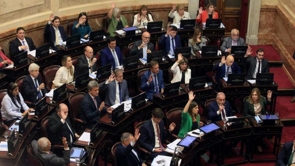 El oficialismo no frena las negociaciones con gobernadores