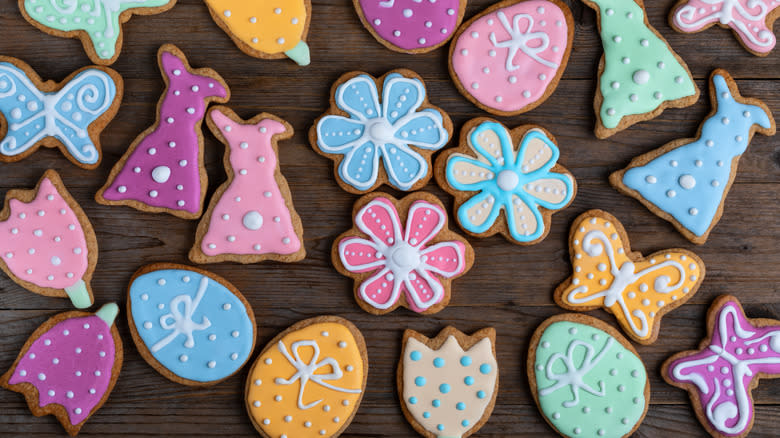 Iced Easter cookies