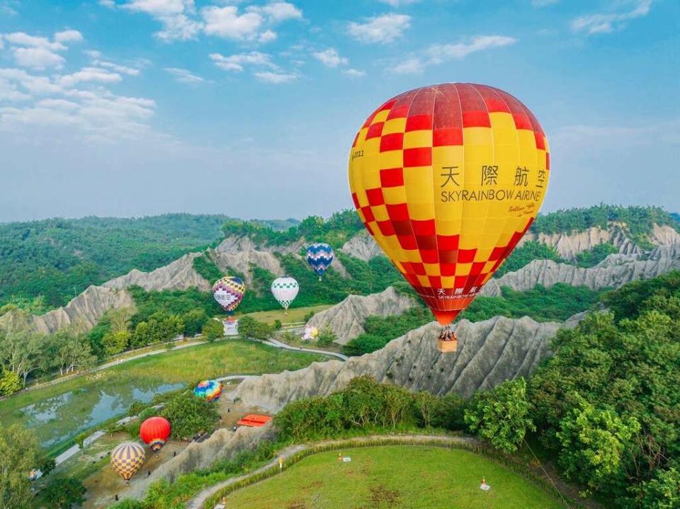 中秋與雙十連假期間高雄將推熱氣球活動。   圖：高雄市觀光局提供