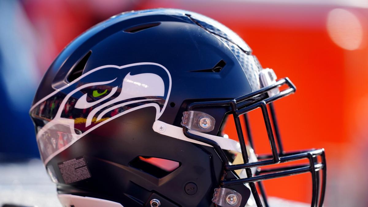 Seahawks bring back Jordan Ferguson, waive Bryant Koback in latest roster  move - Field Gulls