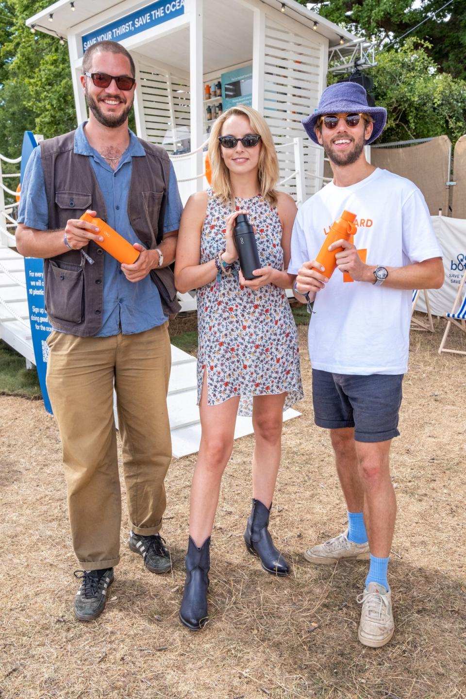 Jodie Comer stands with Ocean Bottle founders Nick Doman and Will Pearson (Dave Benett)