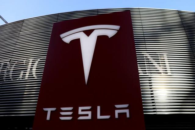 Tesla recalls 26,681 U.S. vehicles over windshield defrosting software