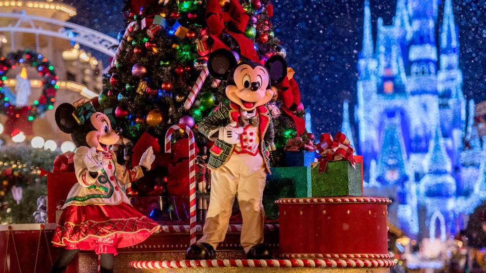 The 19 Best Holiday Activities at Disneyland and Disney World — and How Much They’ll Cost