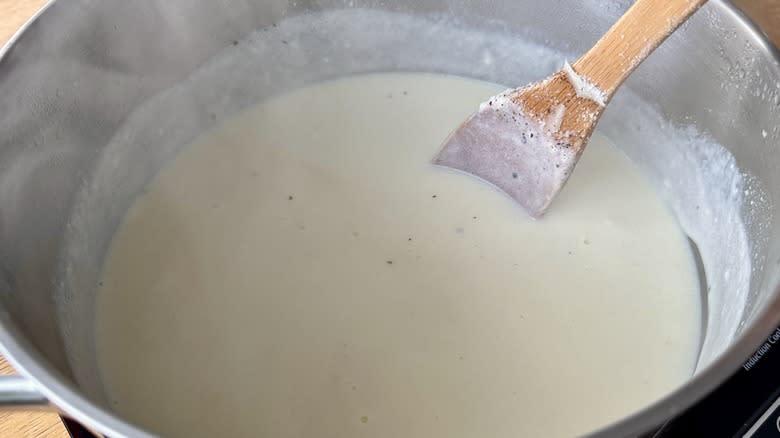 cheesy cream sauce with seasonings