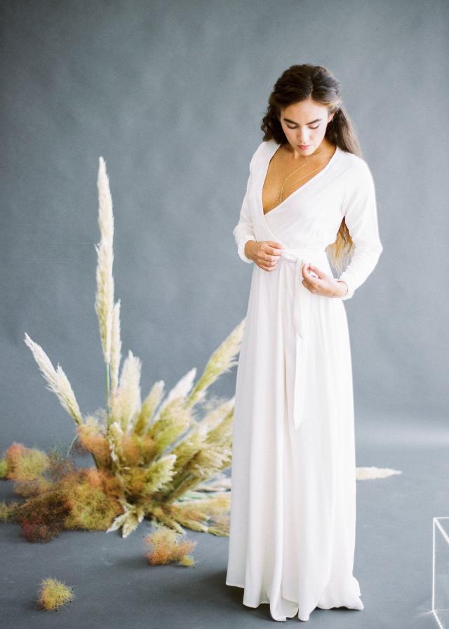 19 Wedding Dresses for the Minimalist Bride