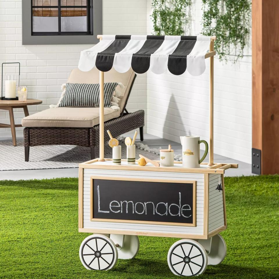 Hearth and Hand Kids Market Cart