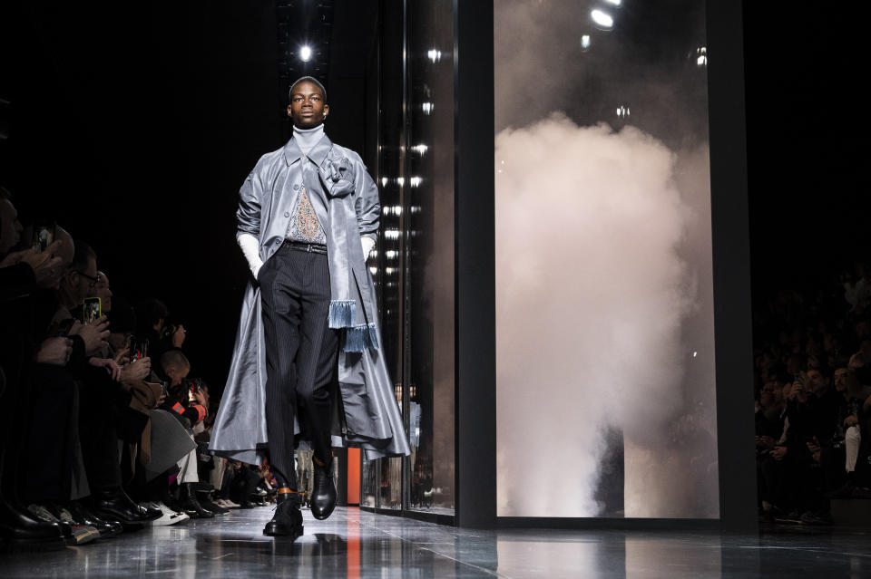 PARIS, FRANCE - JANUARY 17: A model walks the runway during the Dior Homme Menswear Fall/Winter 2020-2021 show as part of Paris Fashion Week on January 17, 2020 in Paris, France. (Photo by Peter White/Getty Images)