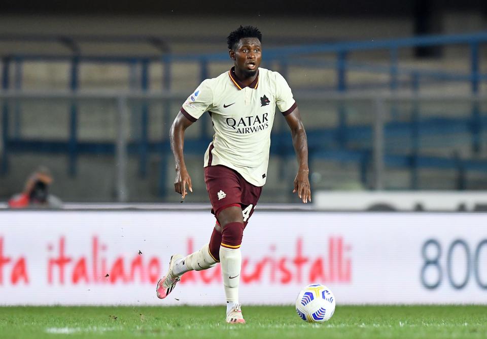VERONA, ITALY - SEPTEMBER 19: Amodou Diawara of AS Roma in action during the Serie A match between Hellas Verona FC and AS Roma at Stadio Marcantonio Bentegodi on September 19, 2020 in Verona, Italy. (Photo by Alessandro Sabattini/Getty Images)