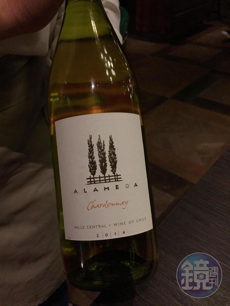 海鮮主餐搭配爽口的「ALAMEDA Chardonnay」白酒。（酒款隨機更換）