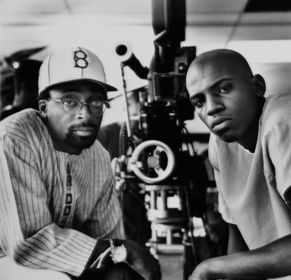 Spike Lee and Mekhi Phifer, who played Strike, on set