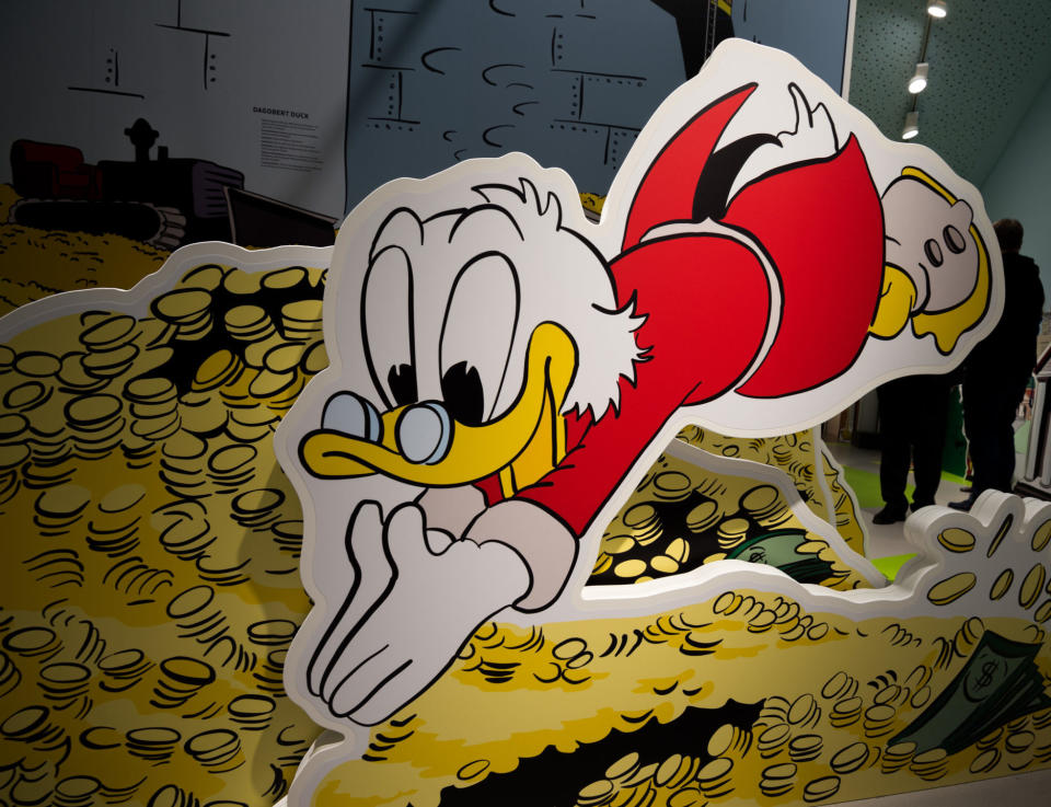 Dagobert Duck ist das Symbol für Geld und Vermögen – was man mit Dividenden aufbauen könnt.  - Copyright: picture alliance / dpa | Nicolas Armer