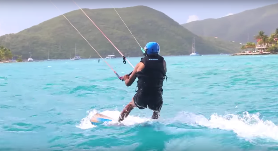 Barack Obama kitesurfing