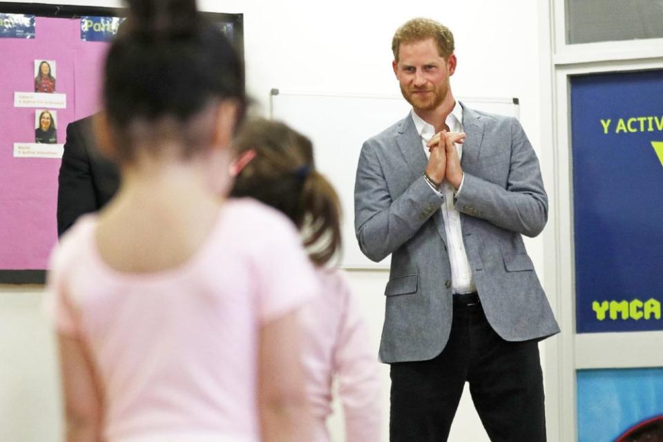 Prince Harry Shows Off His Ballet Skills in Class at South Ealing YMCA