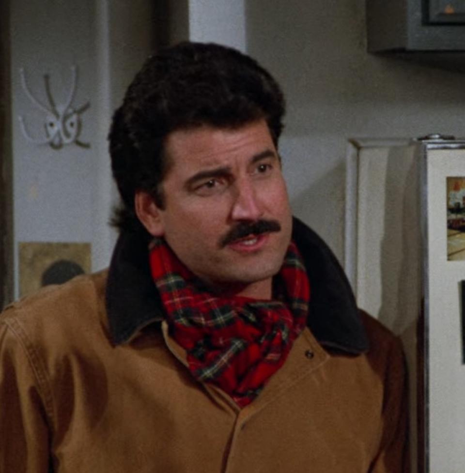 Keith Hernandez talks to Jerry in his apartment in "Seinfeld"