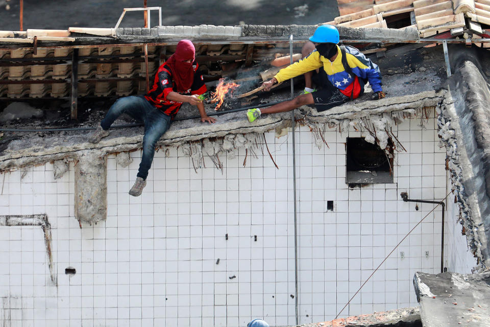 Clashes in Venezuela ahead of Sunday’s election