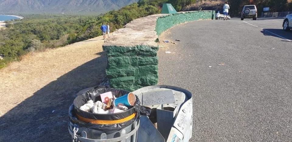 Brett Tait has become very concerned with the bin situation at Rex Lookout, prompting him to start a petition. Source: Brett Tait/Facebook - Aussie Bin Fails