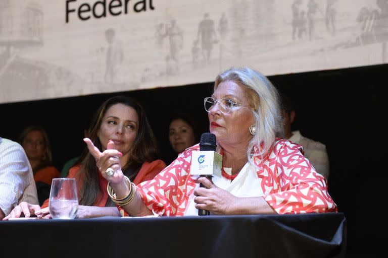 Elisa Carrió en un encuentro de la Coalición Cívica