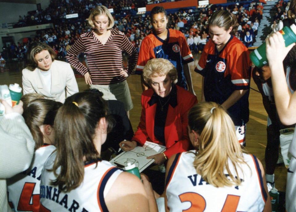 Rutgers women's basketball Hall of Fame coach Theresa Grentz while coaching a game for Illinois