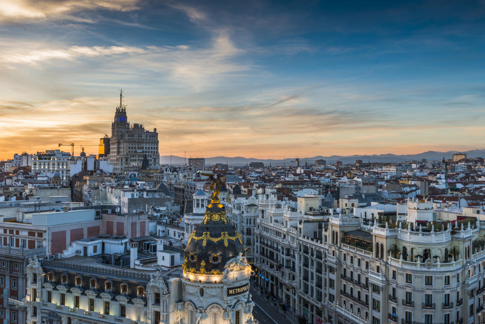 Según el estudio ‘Global Real Estate Bubble Index 2020’ del banco UBS, para comprar una casa en el centro de Madrid de 60 metros cuadrados se necesitan seis años del salario íntegro de un trabajador cualificado del sector servicios. (Foto: Getty Images).