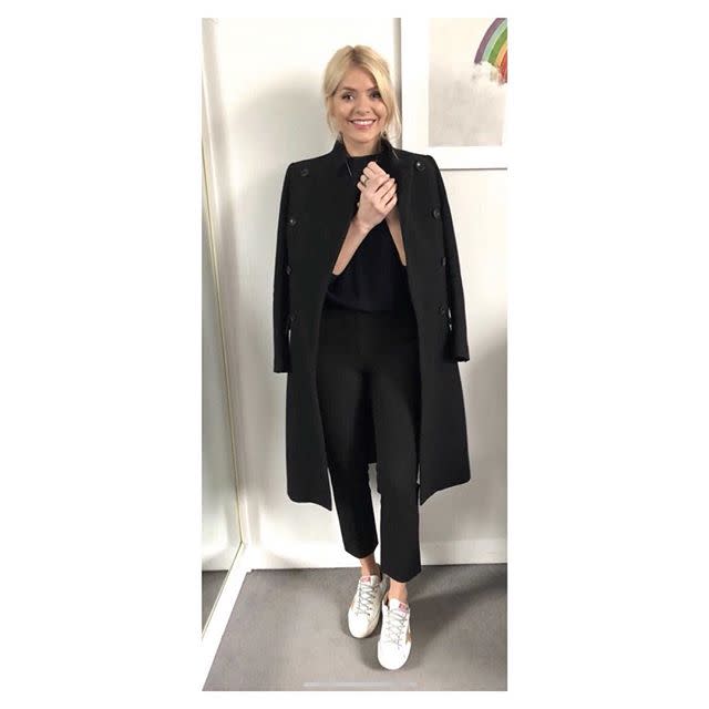 25) Holly Willoughby's outfits