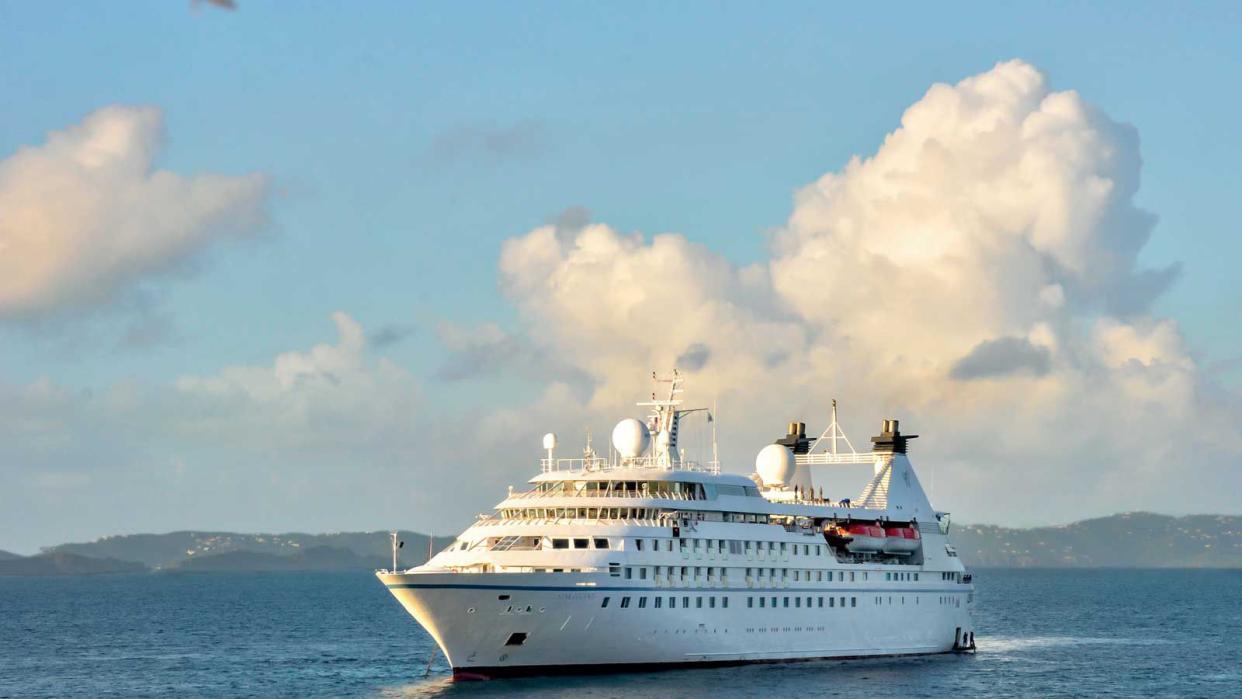 Windstar Star Legend cruise ship at sea