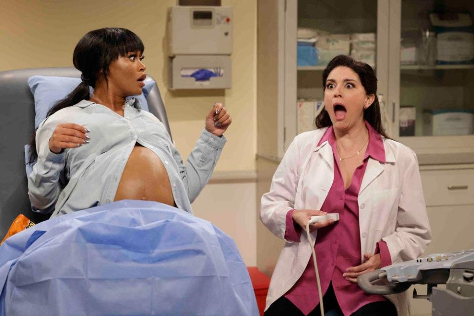 SATURDAY NIGHT LIVE -- “Keke Palmer, SZA” Episode 1833 -- Pictured: (l-r) Host Keke Palmer and Cecily Strong during the “Ultrasound” sketch on Saturday, December 3, 2022 -- (Photo by: Will Heath/NBC)