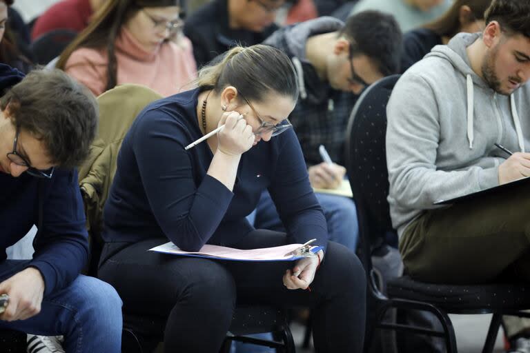 Examen único para las residencias médicas en la Villa Olímpica Parque Roca