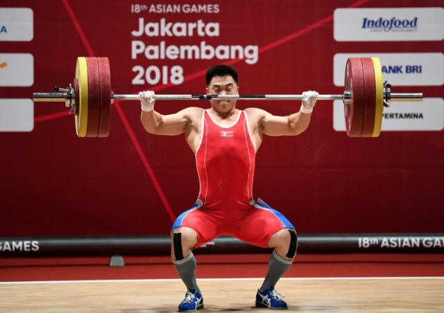 Georgia Weightlifter Breaks World Record to Conquer Men's Super