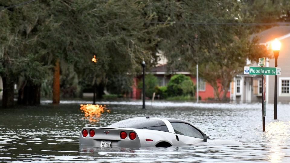 hurricane ian slams into west coast of florida in 2022 and leaves a corvette submerged