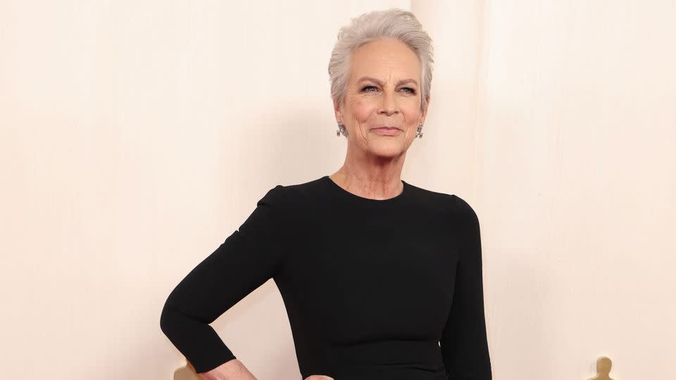 Jamie Lee Curtis looked elegant in a flowing black gown by Dolce & Gabbana. - David Swanson/AFP/Getty Images