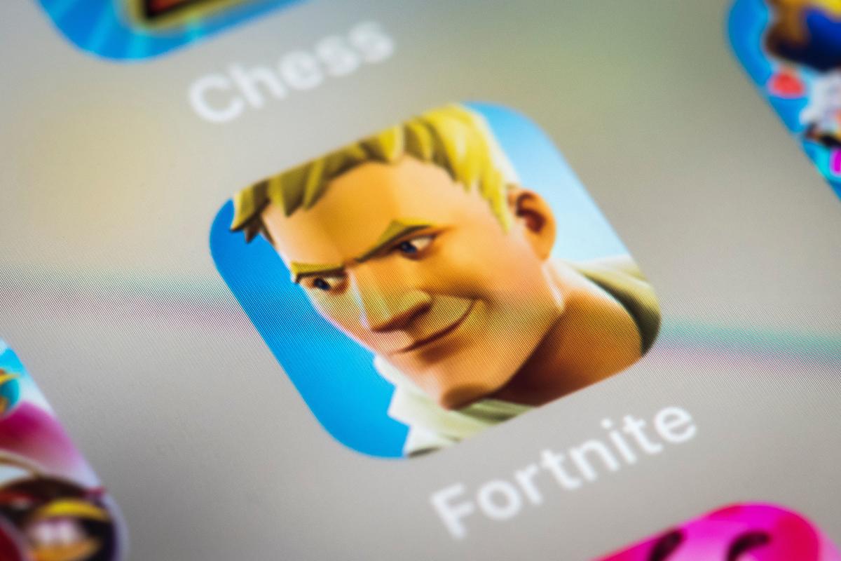 Epic Games warns users who sign in with Apple ID accounts will be