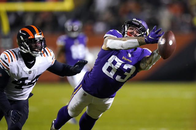 Cousins Throws for 2 Touchdowns as Vikings Beat Bears 17-9 - Bloomberg