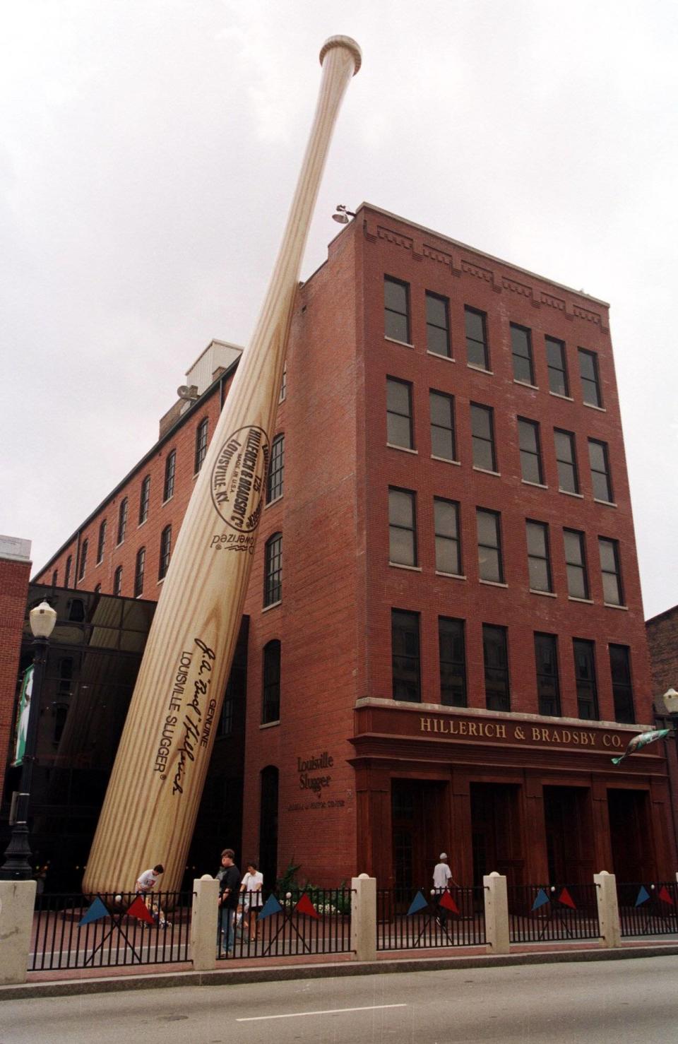 6.10.98      BIZ       #11    Exterior of  Hillerich & Bradsby Co.  which make the Louisville slugger at the location and  the Louisville Slugger Museum in downtown Louisville, Kentucky Wednesday, June 10, 1998.    (STAFF PHOTO/PAUL SANCYA)    File #31370