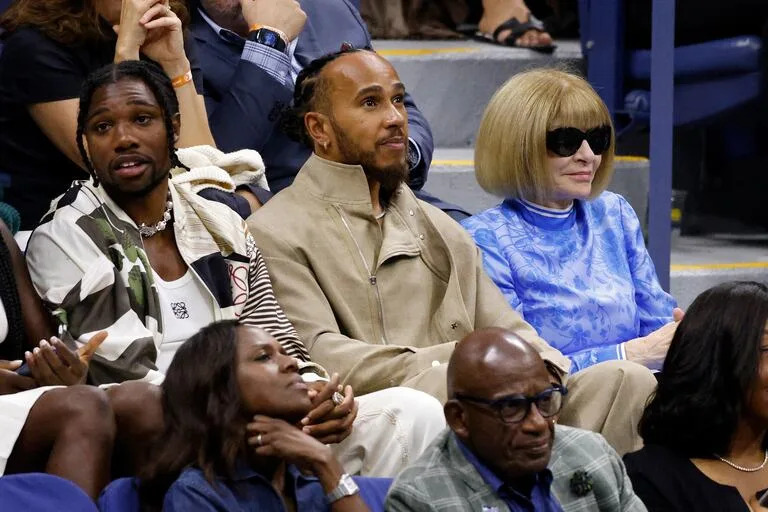 El Lewis Hamilton, uno de los ilustres espectadores en el estadio Arthur Ashe