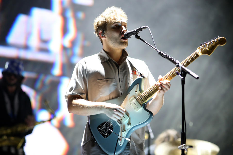 PORTSMOUTH, ENGLAND - AUGUST 28: Sam Fender performs during Day 3 of Victorious Festival at Southsea Common on August 28, 2022 in Portsmouth, England. (Photo by Harry Herd/Redferns)