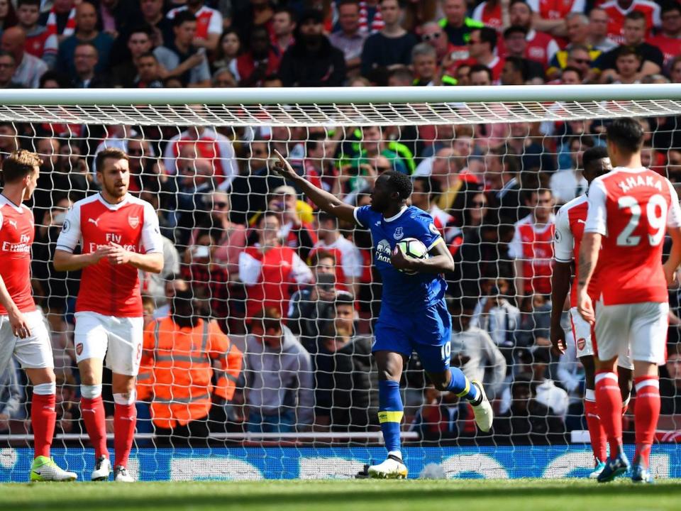 Lukaku grabbed a goal back for the Everton from the spot (Getty)