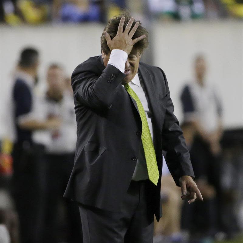 PFX18. Philadelphia (United States), 27/07/2015.- Mexicos&#39; head coach Miguel Herrera gestures during the CONCACAF Gold Cup final match between Mexico and Jamaica at Lincoln Financial Field in Philadelphia Pennsylvania, USA, 26 July 2015. (Estados Unidos, Filadelfia) EFE/EPA/PETER FOLEY