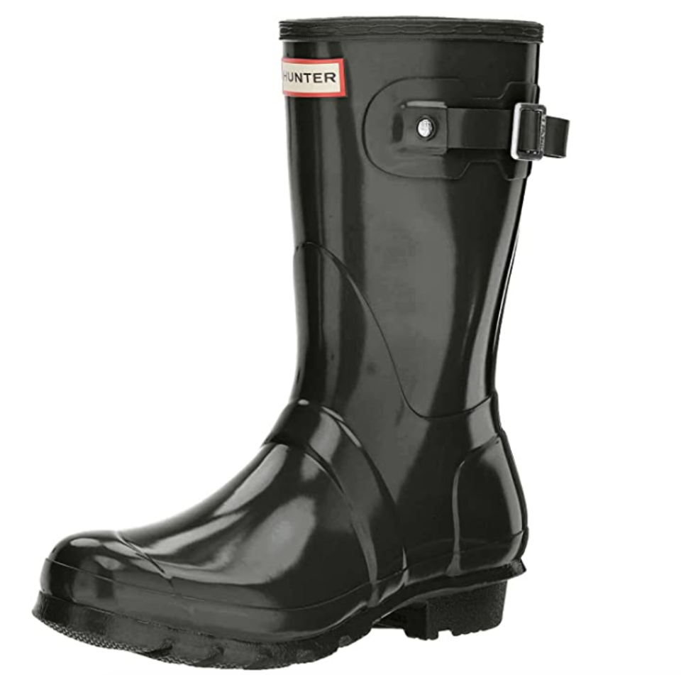 HUNTER Original Short Gloss Snow Boot in Black (Photo via Amazon)