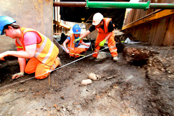 Crossrail to excavate burial ground