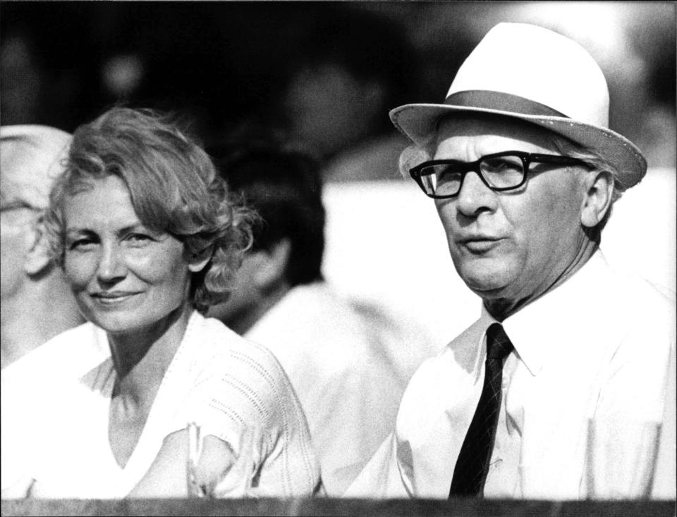 Margot und Erich Honecker. (Bild: Sven Simon/United Archives via Getty Images)