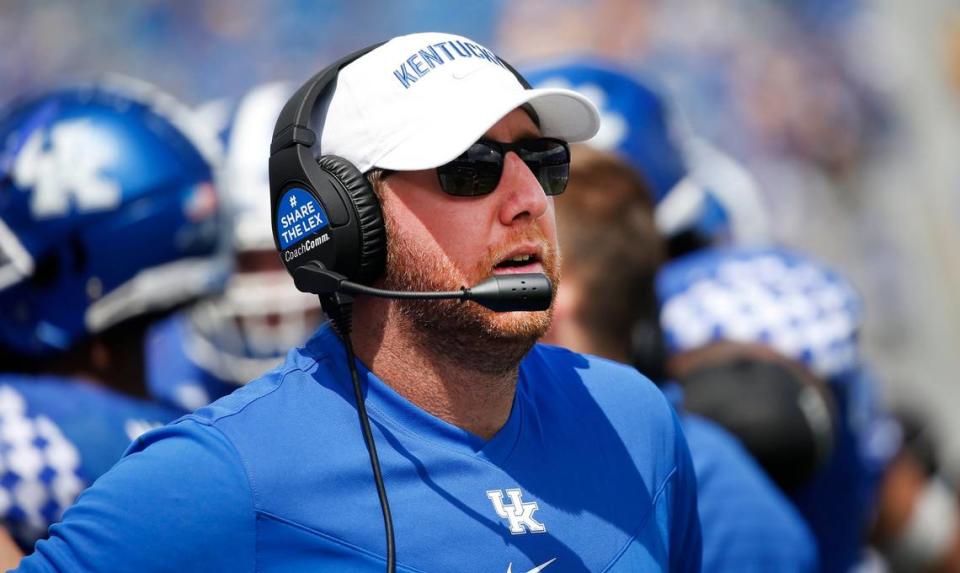 In Liam Coen’s first debut as Kentucky offensive coordinator, the Wildcats’ attack hung 564 total yards and 45 points on Louisiana Monroe in UK’s victory in the 2021 season opener. Back at Kentucky for another “debut” after spending last season as Los Angles Rams OC, can Coen again orchestrate a dazzling offensive showing in Saturday’s 2023 opener against Ball State?