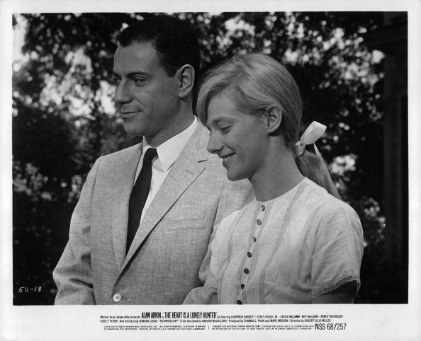 alan arkin and sondra locke in the film the heart is a lonely hunter