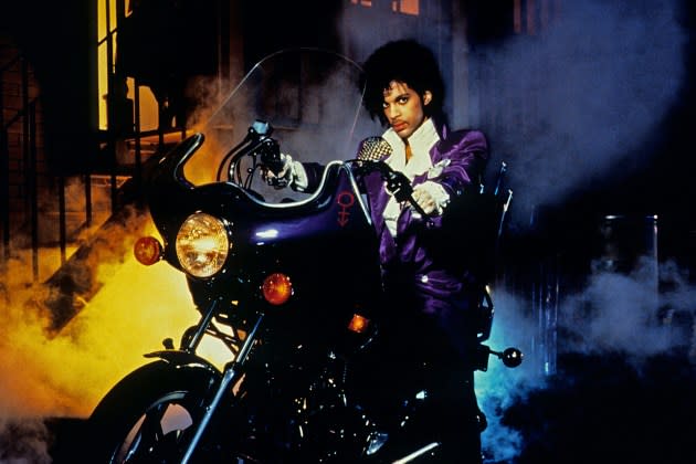 PURPLE RAIN, Prince, 1984 - Credit: © Warner Bros. Pictures/Everett Collection