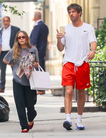 <p>Felipe Ramales / SplashNews</p> Mary-Kate Olsen and PC Valmorbida