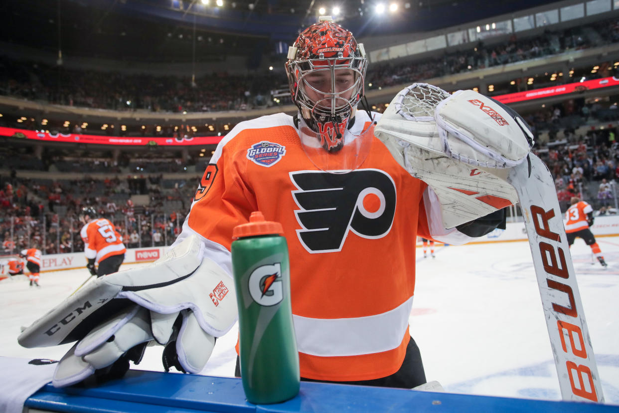 Carter Hart could help the Flyers turn things around. (Photo by Andre Ringuette/NHLI via Getty Images)