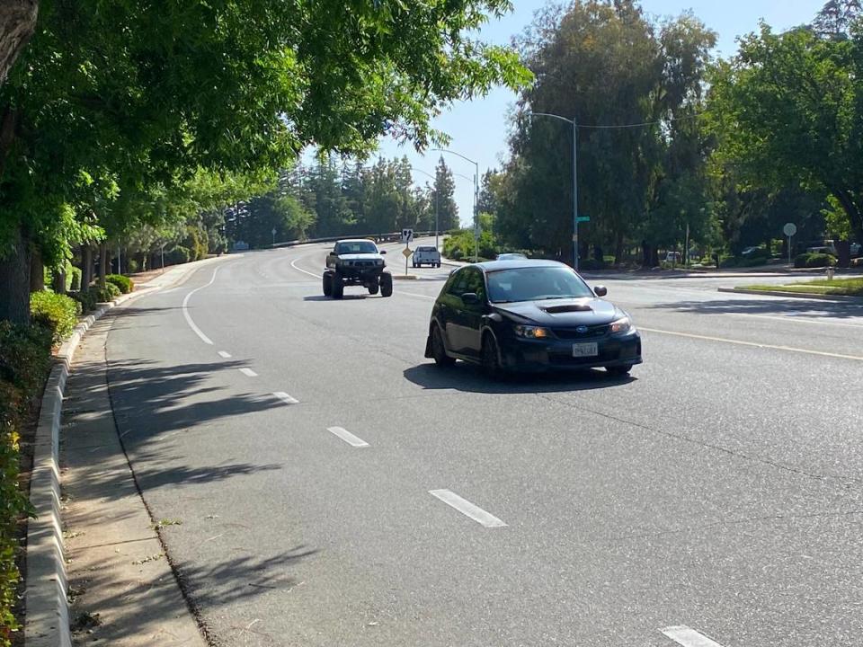 Car travel on Wednesday, May 24, 2023, where city officials look to add a stoplight and crosswalks on Audubon Drive and Del Mar Avenue on a stretch of road with limited options for crossing the busy street. A traffic study will add safety option at 10 other intersections, they say. THADDEUS MILLER/tmiller@fresnobee.com